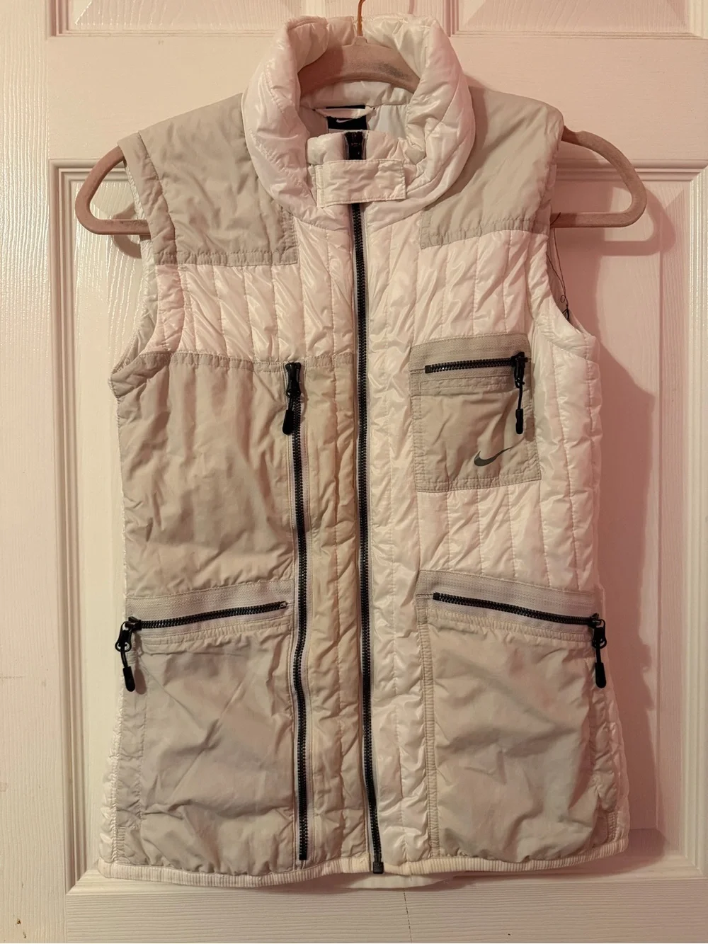 Nike Women's Small Primaloft Quilted Puffer Vest with Multiple Zip Pockets